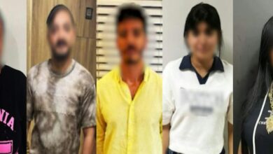 صورة تعبّر عن حملة تطهير تيك توك في مصر، وتُظهر القبض على صناع محتوى تيك توك مثل ليلى الشبح، في إطار جهود وزارة الداخلية لضبط المحتوى غير الهادف ومكافحة المحتوى غير الأخلاقي على منصات التواصل الاجتماعي.